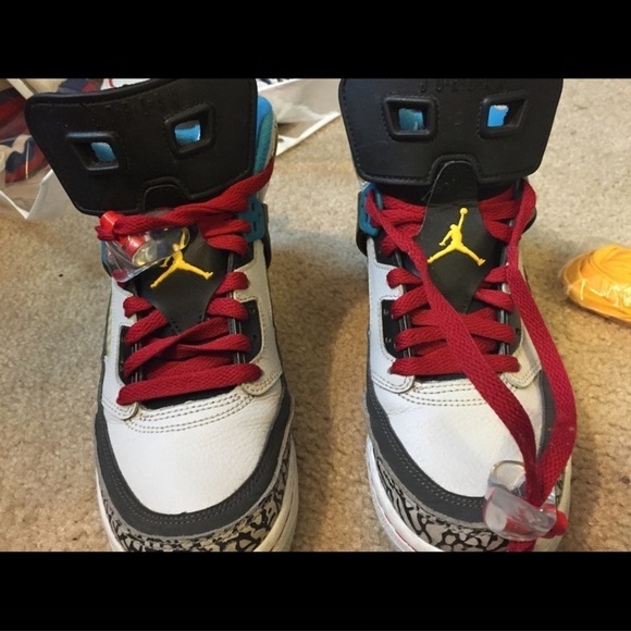 𝅺EUC 6.5Y Nike Air Jordan Spizikes sneakers - Picture 1 of 2
